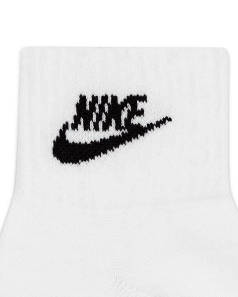NIKE EVERYDAY ESSENTIAL