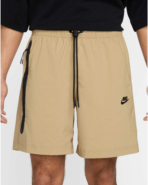 TECH WOVEN SHORT