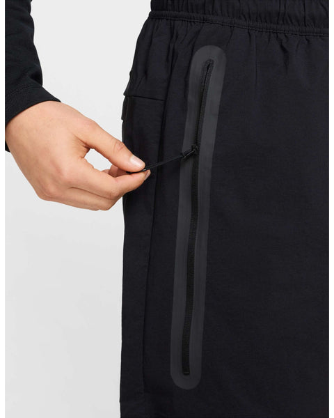 TECH WOVEN SHORT